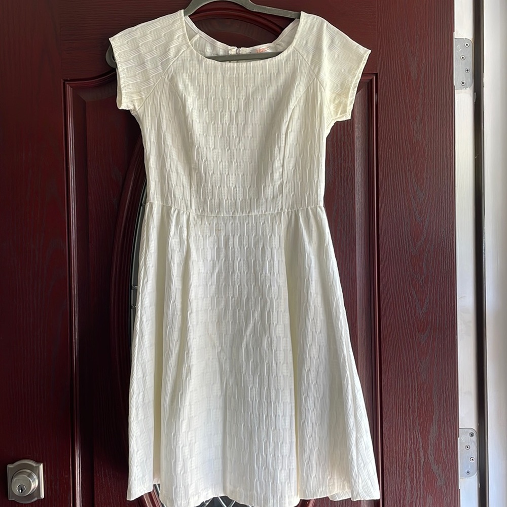 White Short Sleeve Dress